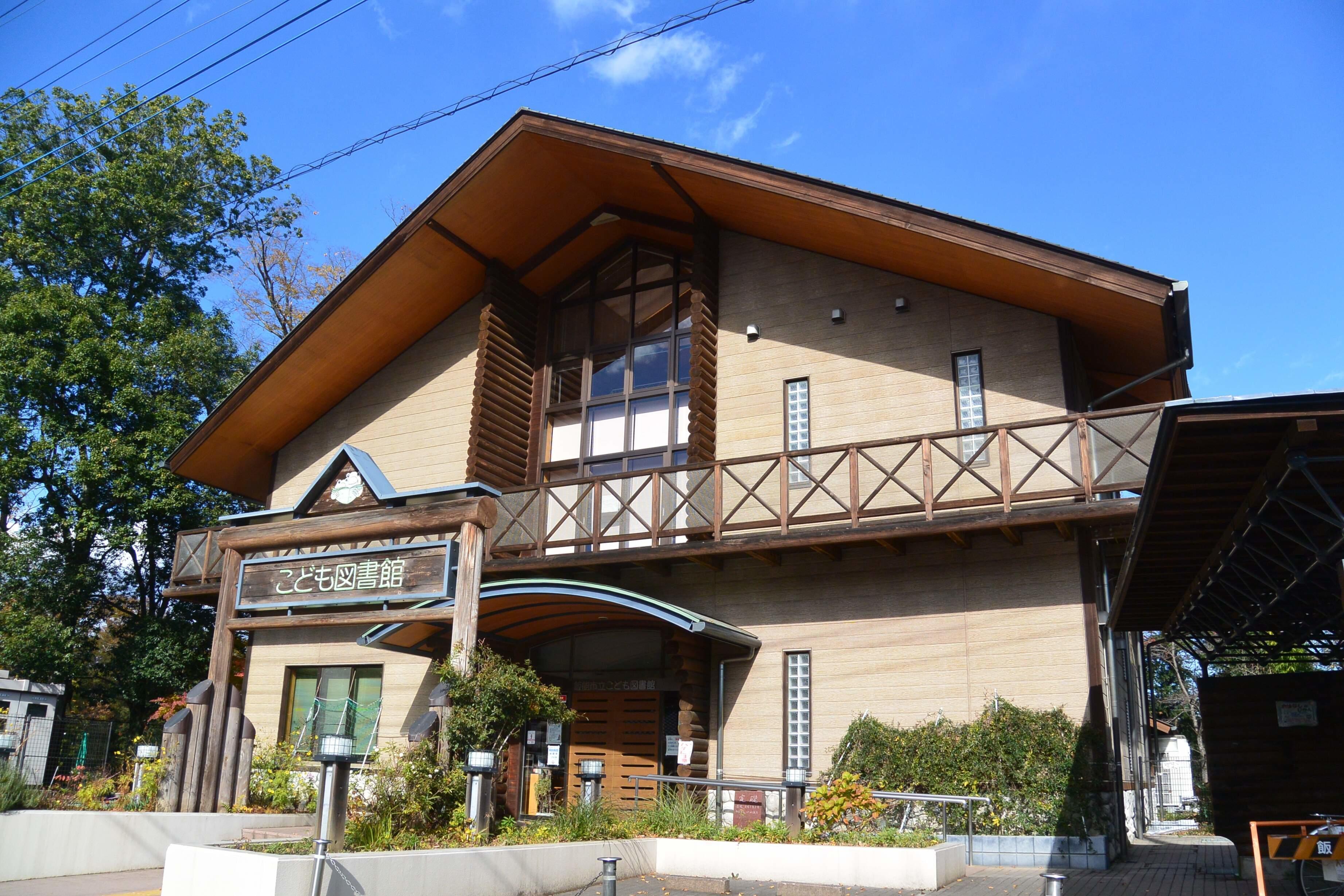 飯能図書館の外観01